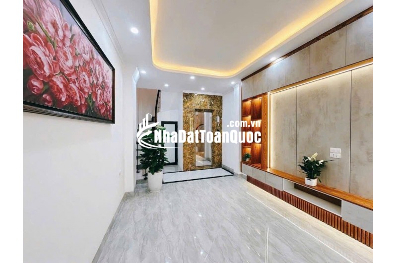 Bán nhà Trương Định 5 Tầng Thang Máy Mới Kính Koong 42m Nhỉnh 8 Tỷ